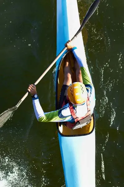 Canoe racer holding line during competition